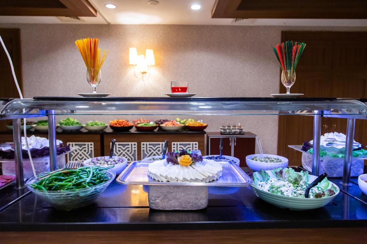 Spa Hotel Colossae Thermal Karahayit  Exterior photo A salad bar